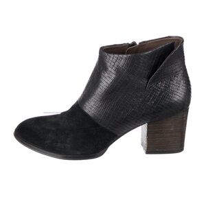 •COLICO• Leather Animal Print Boots | Size: 8